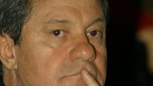 "Fotbalul românesc e violent și vulgar! Becali, generos și fanfaron"** Emil Hossu, despre legătura dintre teatru și sport într-un interviu cu 4 luni înainte de a muri