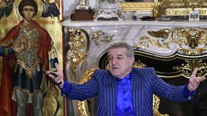 Gigi Becali i-a făcut praf după FCSB - Dinamo 2-1. Le-a spus pe nume celor doi fotbaliști: „Rezolvă, mă, meciul”