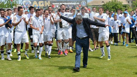 Unicat în lume!** Hagi și-a făcut echipă după chipul și asemănarea lui: "Am creat un concept pentru jucătorii români!" Secretul din spatele proiectului Regelui