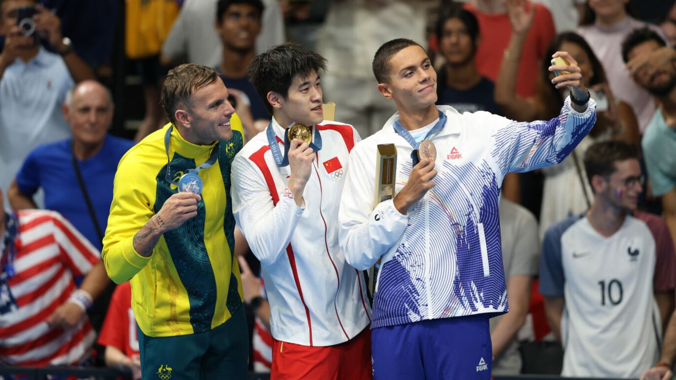 Chiar înainte să ia aurul mondial la Singapore, David Popovici a primit o veste care l-a încărcat de ambiție. La anul poate să-i dea o lecție definitivă lui Zhanle Pan chiar la chinez acasă