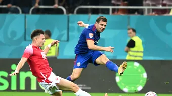 Adi Popa o dorește retrogradată pe Dinamo, ca Steaua să umple din nou Ghencea într-un meci din Liga 2. Mijlocașul a vorbit și despre șansele celor de la FCSB să fie din nou campioni | VIDEO