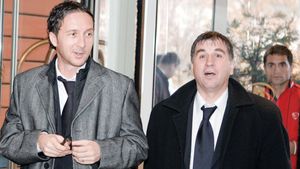 „Vali, tu când îți dai mă demisia?"