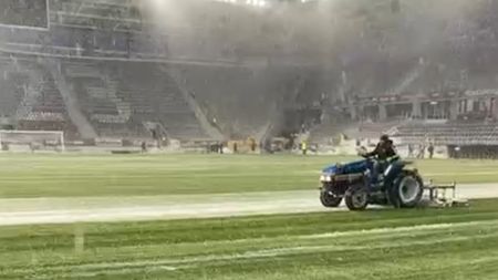 Giuleștenii au tras din greu și „au topit” zăpada de pe stadion! Cum arată terenul cu puțin timp înainte de startul meciului cu FC Botoșani