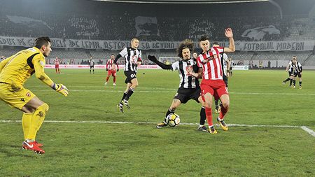 George Florescu, exclus din lotul lui U Cluj! Fotbalistul dezvăluie ce s-a întâmplat: „Am venit pe bani mărunți. Nu-mi ajungeau nici pentru grădinița copiilor” | VIDEO EXCLUSIV Prosport Live