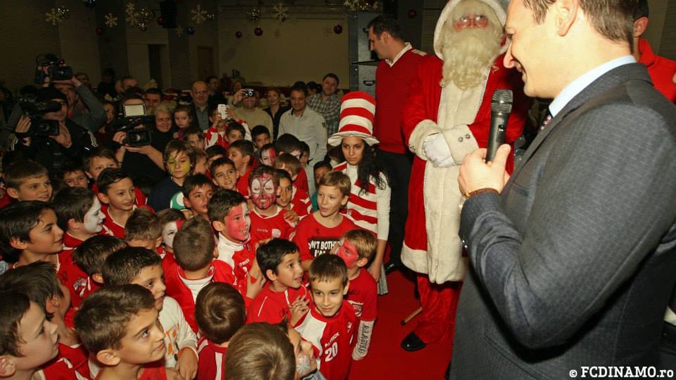 FOTO - Moș Crăciun a ajuns la juniorii lui Dinamo. 
