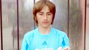 Încă un puști român ajunge în Italia! La 16 ani, Bogdan Marinca măsoară 1,94 metri 