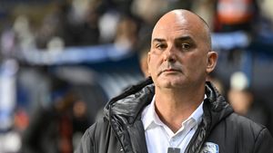 Momentul tulburător pe care milioane de români l-au văzut în direct! Ce s-a întâmplat pe banca de rezerve în momentul în care s-a cântat imnul gazdelor în Israel - România: totul a fost filmat!