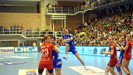 GyÃ¶r aprinde semifinala!** Șefii echipei maghiare vor să ia o decizie care le poate priva pe fetele de la Oltchim de suportul fanilor la retur