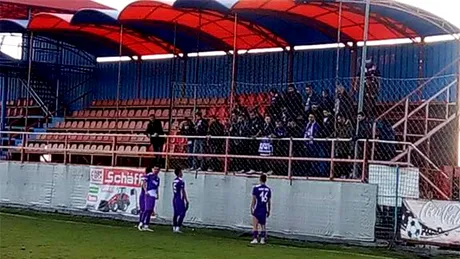 Suporterii FC Argeș nu-l mai vor pe Eftimie.** Antrenorului i s-a cerut demisia și în deplasarea de la Balotești