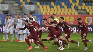 Un atacant cu aproape 100 de meciuri și două titluri la CFR Cluj, aproape de revenirea în Gruia! Dan Petrescu l-a vrut și la începutul sezonului: „Este posibil să se întoarcă”