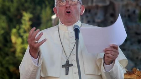 Papa argentinian și papa emerit german vor "să câștige echipa mai bună" în finala Cupei Mondiale