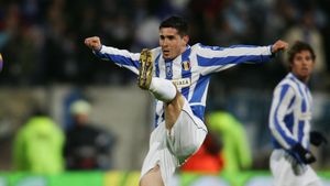 Ciucă și Velcovici au semnat cu Bistrița