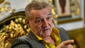 Gigi Becali a tunat și-a fulgerat și i-a criticat pe fotbaliștii săi. A rostit doar două nume care l-au mulțumit: „El parcă înoată”