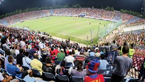 Fanii Stelei:** "Ilie, refuză-l pe Becali!"