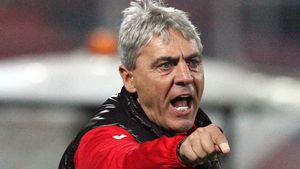 Cârțu sare la gâtul arbitrilor după egalul cu Astra: "Sunt niște complexați, nu se ajută între ei". Oltenii reclamă un penalty neacordat