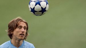 Negocierile pentru Luka Modric, în impas:** Tottenham cere 51 de milioane de euro pentru croat! Ce variantă de rezervă are Mourinho