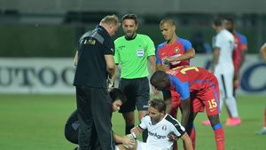 ÎnCOLȚiți! Steaua a fost executată în direct de Colțescu la Giurgiu: trei goluri anulate greșit. Astra - Steaua 2-0