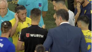 Scene de coșmar în Cadiz - Barcelona! Un spectator a suferit un infarct în timpul meciului, iar partida a fost întreruptă!