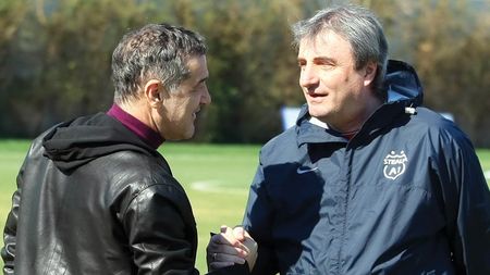 "Vreau un vârf și un fundaș!"