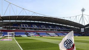 O echipă de tradiție din Anglia se află pe marginea prăpastiei. Jucătorii refuză să mai intre pe teren în ultimele etape: "Până nu vom încasa salariile restante, nu vom mai juca. Știm că fanii sunt dezamăgiți, dar nu mai putem continua așa"