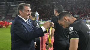Kyros Vassaras a dat verdictul despre faza controversată din FCSB - Dinamo. Mesaj şefului CCA înainte de play-off: „Arbitrii sunt oameni şi greşesc”