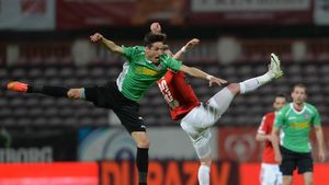 Chiar merită o partidă din Liga 1 să coste 89.896 de euro? "Demisia", cuvântul cel mai des folosit în Ștefan cel Mare, după un nou meci prost: Dinamo - CFR Cluj 1-1