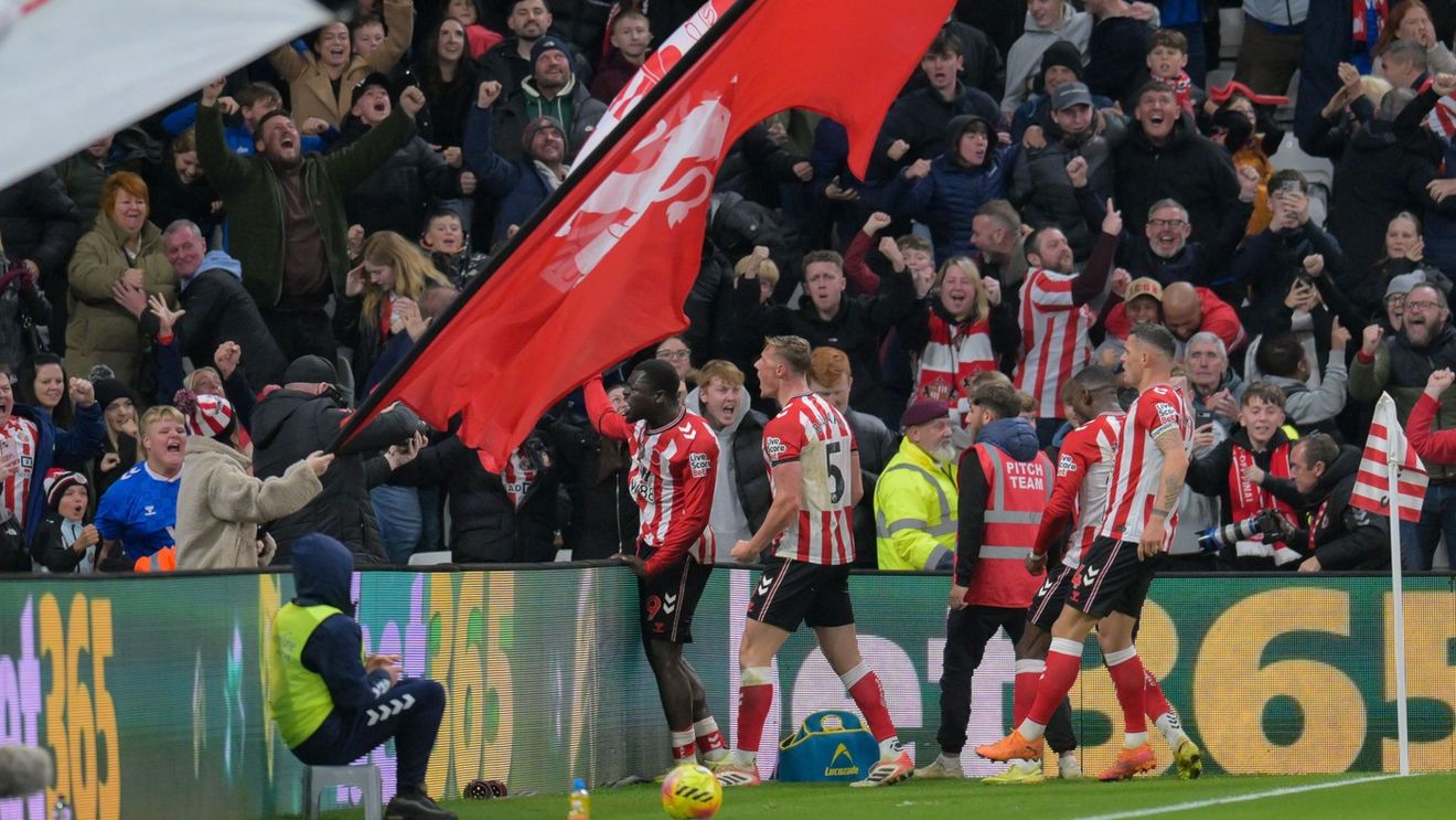 Scene șocante în Anglia! O vedetă a fost strangulată de un steward în timpul meciului lui Arsenal