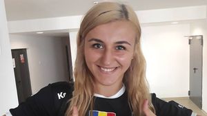 Excepțional! S-au licitat echipamente ale unor mari sportivi din handbal, rugby, kickboxing și fotbal în valoare de aproape 50.000 de lei pentru a ajuta Spitalul Județean din Suceava. Topul celor mai valoroase piese