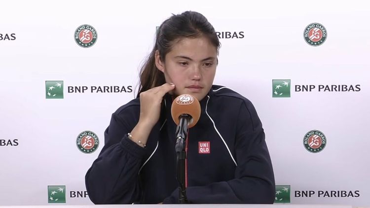 TENIS Emma Răducanu a început să plângă. Francezii au rămas înmărmuriți: „E foarte greu”