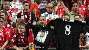 FOTO/ Fanii și jucătorii de la Veszprem plâng după Cozma