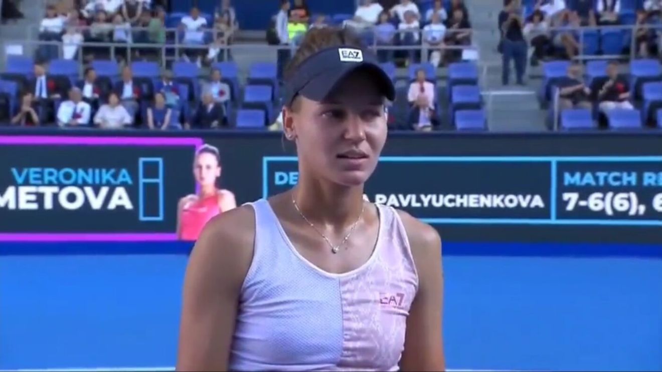 Întrebarea stânjenitoare primită de jucătoarea care a eliminat-o pe Iga Swiatek, după calificarea în finală la Tokyo: „Îl vrei pe cel mare sau pe cel mic?" Reacția Veronikăi Kudermetova | VIDEO