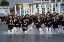 Îmbrăcați în Kimono-uri, 500 de sportivi de la Kempo, alături de președintele federației, Amatto Zaharia, au făcut un antrenament inedit la 7.00 dimineața în Marea Neagră. Au fost atracția turiștilor de pe plaja din Venus!