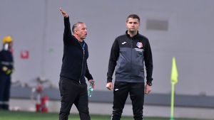 Laurențiu Reghecampf, veste importantă pentru fani înaintea marelui derby cu FC U Craiova: „Va reveni săptămâna viitoare!”