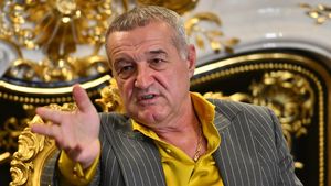 Gigi Becali i-a oferit contract pe viață fiului antrenorului de la FCSB: „Băi, tată, nu pleca acum”