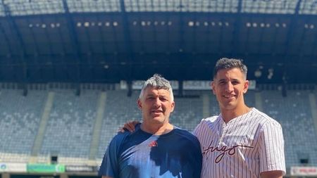 Cel mai exigent critic al fotbalistului etapei. „Nu este omul care să te felicite prea des". Ce a pățit eroul lui „U" Cluj când a vrut să meargă la meciurile CFR-ului. INTERVIU