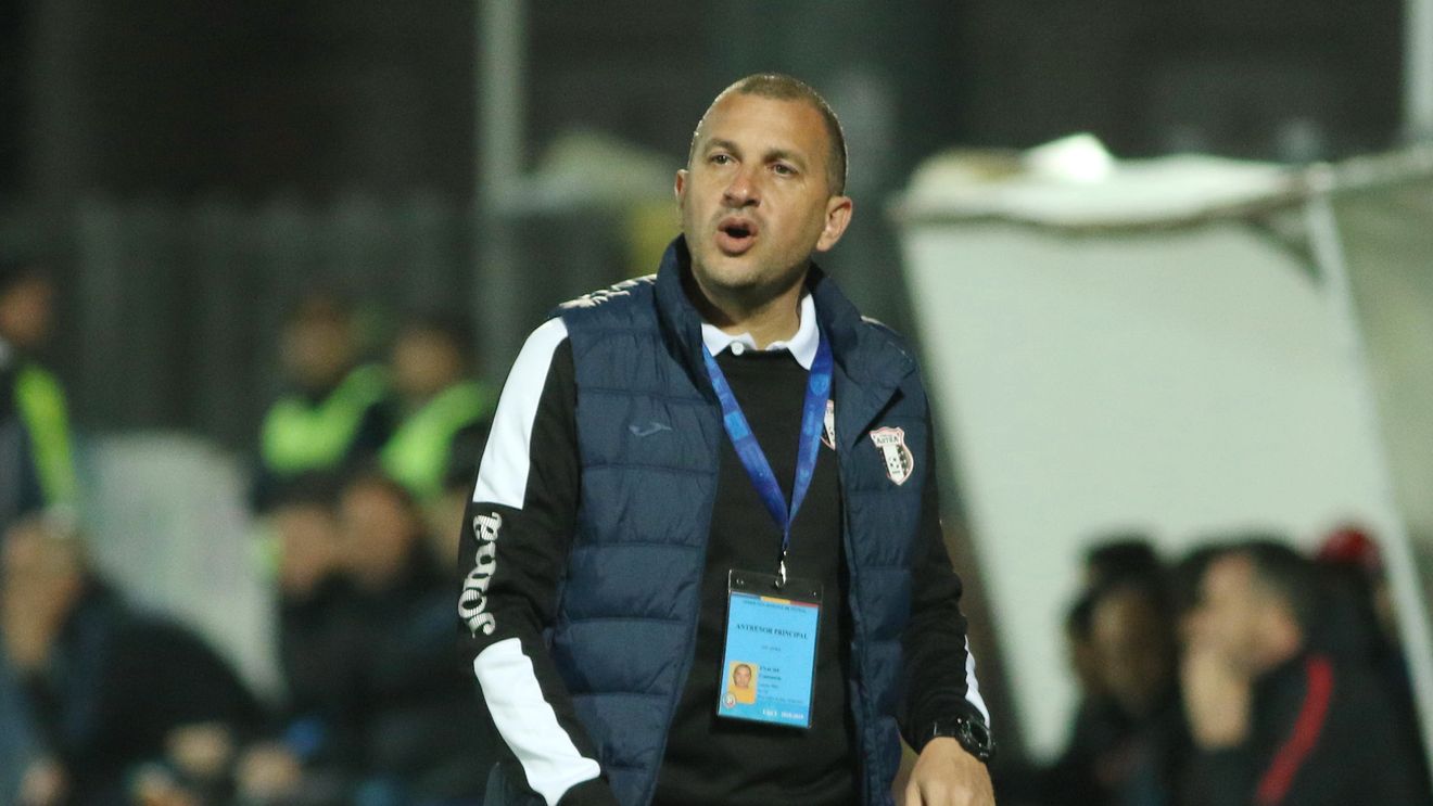 Costel Enache, pus pe glume după victoria cu CFR Cluj. Antrenorul Astrei a fost "ținta" elevilor săi la paintball: "Mulți m-au țintit pe mine. Alibec? E priceput pe partea de gaming, aia e partea de teorie" :)