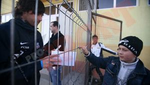 FOTO Steliștii s-au ascuns de ochii lumii la Merei!** Elevii lui Cîrțu au avut antrenament închis