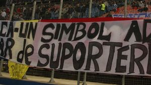 "Lăcătuș, chiar dacă ai plecat, cu noi pe viață ai semnat!"