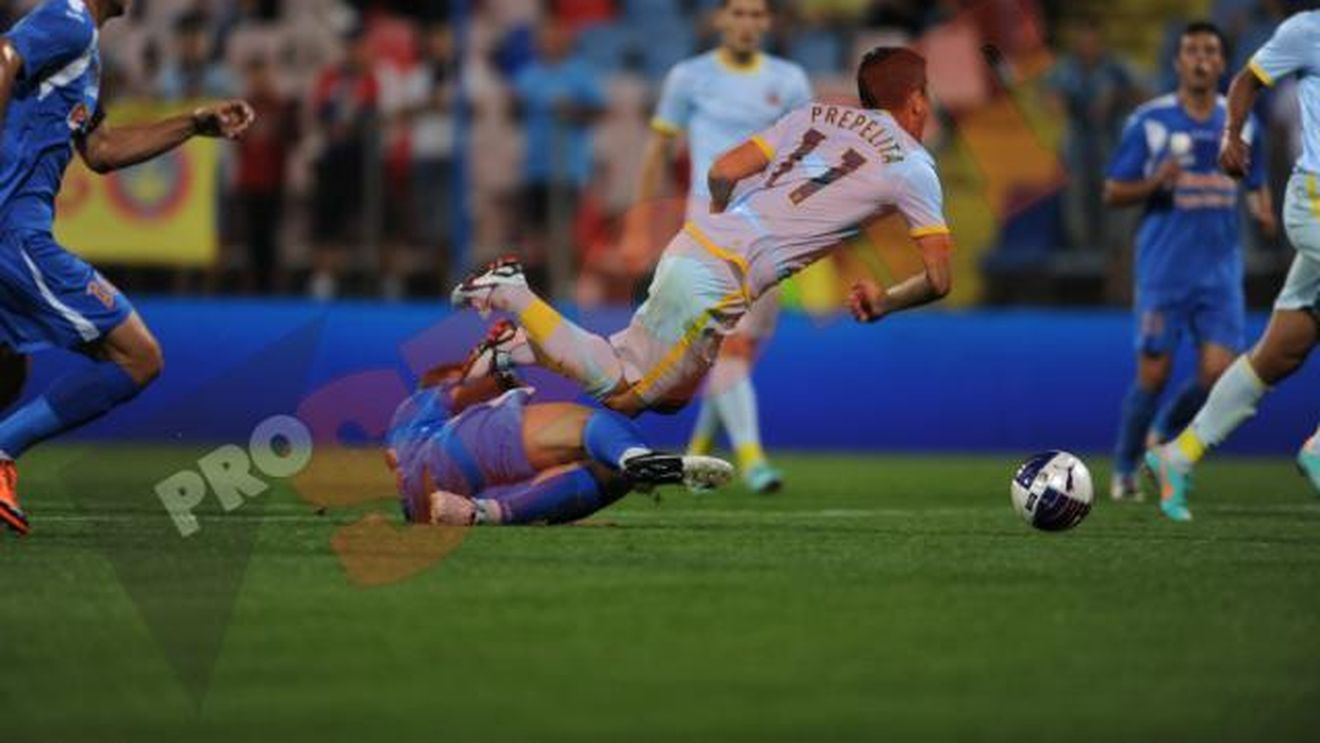 'Nilă' renaște în Cupă, Steaua se califică în nouă oameni:** Steaua - Mureș 3-1