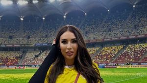 Fiica Anamariei Prodan, iubita unui fotbalist de națională, crescut de Gică Hagi? Sarah, apariție misterioasă în tricoul jucătorului. GALERIE FOTO