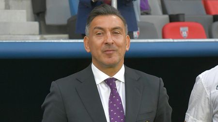 Ilie Dumitrescu a răbufnit după ce a aflat de plecarea lui Laszlo Balint de la Universitatea Craiova: „Deci toți antrenorii sunt de vină, iar jucătorii sunt extraordinari!”