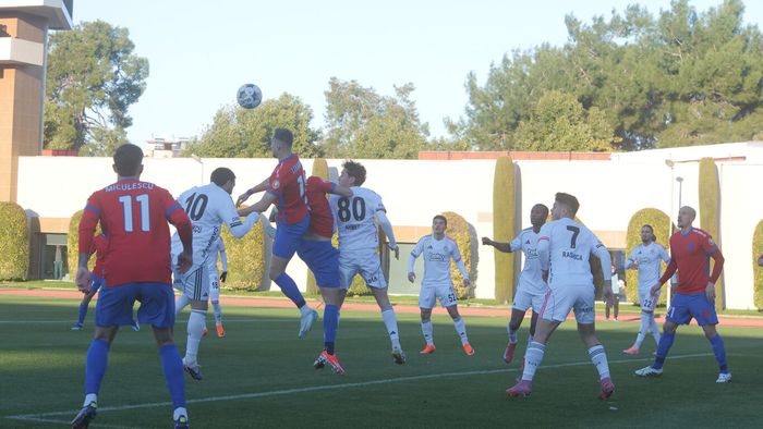 Absență importantă pentru FCSB în meciul cu Beșiktaș. A răcit în cantonamentul din Antalya