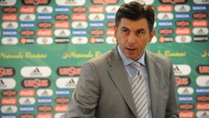 Lupescu: "Sunt semnale că nu știu ce ministru umblă cu un candidat de mână prin țară. Acest lucru nu face bine"