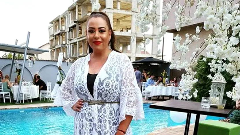 FOTO. Oana Roman, în costum de baie la piscină! Vedeta s-a afișat fără rețineri, după ce a reușit să slăbească considerabil