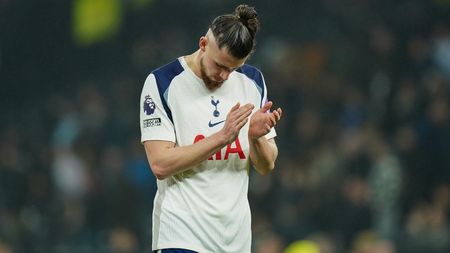 Britanicii au scris despre situația lui Radu Drăgușin: „O posibilă revenire în Serie A”