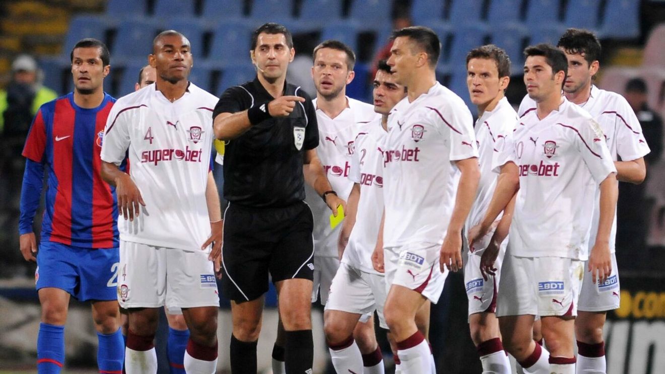 „Te vor cei de la Steaua, ai contractul pe masă”. Fotbalistul era în echipamentul Rapidului când a fost sunat de Adrian Mutu