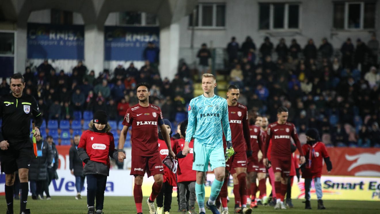 Nemții vin să cumpere titularul de la CFR Cluj. Vestea care îl va afecta pe Dan Petrescu