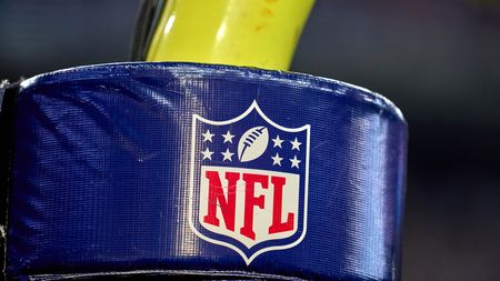 Fostul star din NFL a fost arestat pentru că a agresat o femeie: a lovit-o cu piciorul în față și a încercat să o stranguleze!
