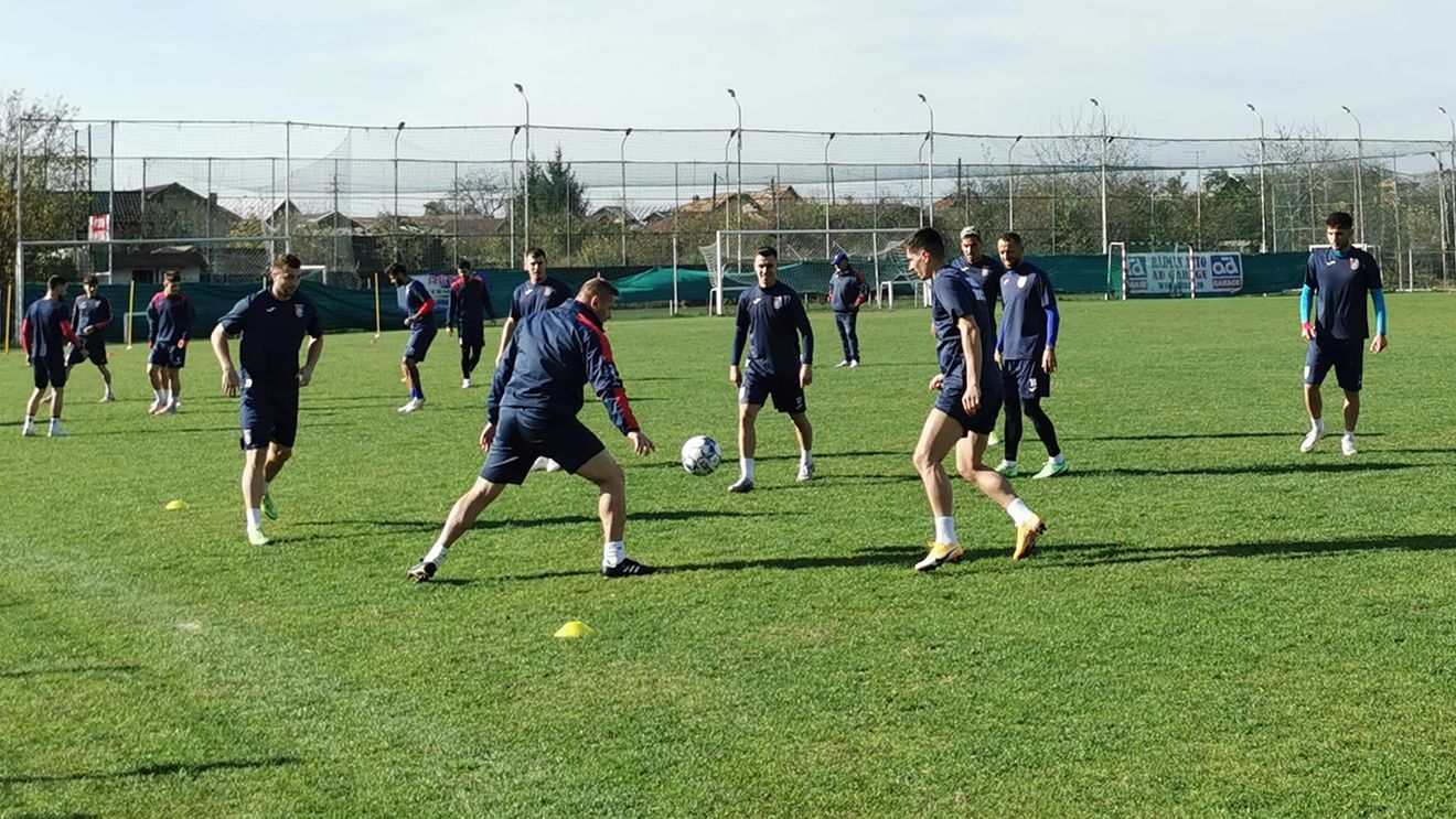 Emil Săndoi, înaintea meciului cu Gaz Metan Mediaș: ”Ne-am apropiat de disciplina din sezonul trecut, se vede și în rezultate!” Chindia se poate apropia de locurile de play-off