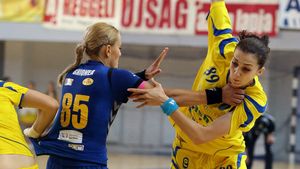 Scântei și suspiciuni înaintea bătăliei pentru titlu Corona Brașov - HCM Baia Mare. Federația, sponsorizată de Primăria Baia Mare